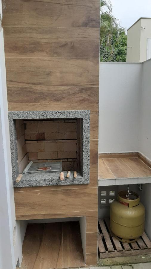 Excelente Sobrado Confortavel No Centro De Tijucas Proximo As Praias 外观 照片