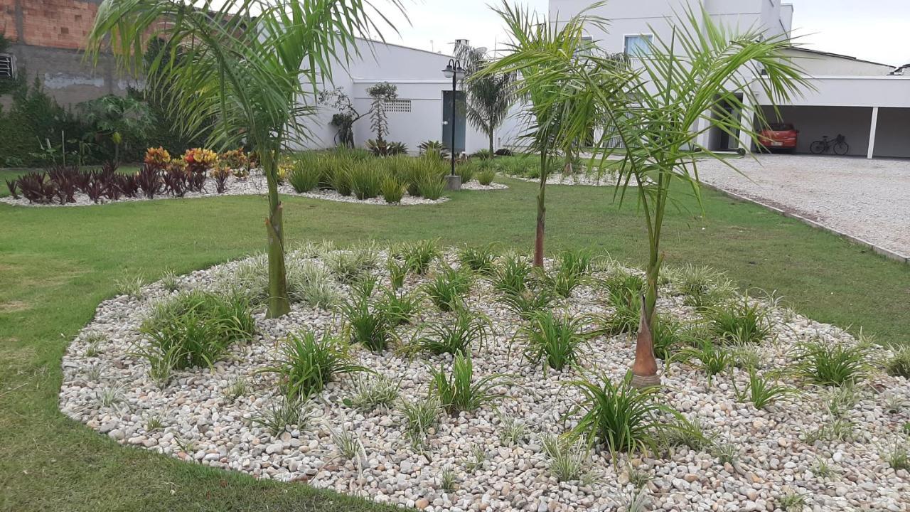 Excelente Sobrado Confortavel No Centro De Tijucas Proximo As Praias 外观 照片