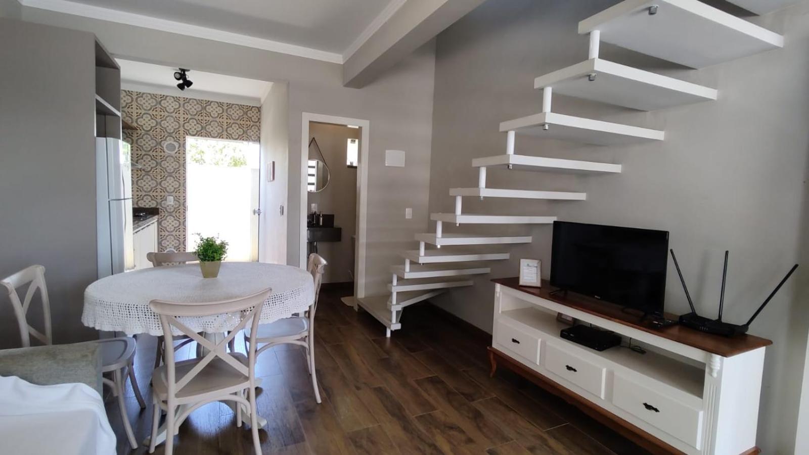 Excelente Sobrado Confortavel No Centro De Tijucas Proximo As Praias 外观 照片